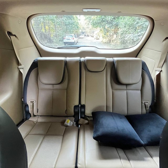 Second-hand 2020 Kia Carnival Limousine for sale in Mumbai-5