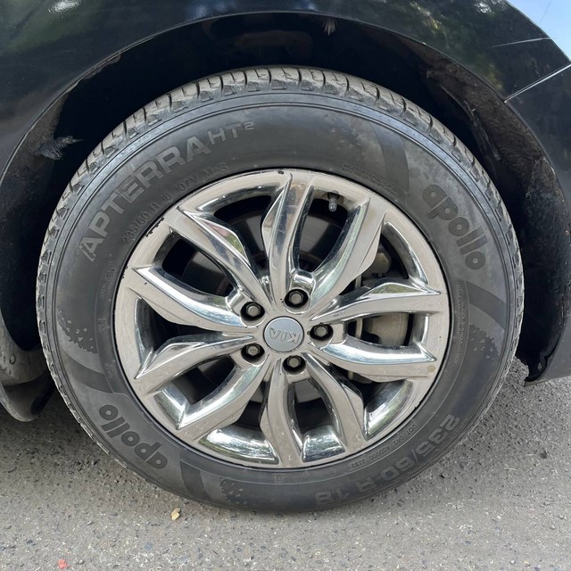 Second-hand 2020 Kia Carnival Limousine for sale in Mumbai-6