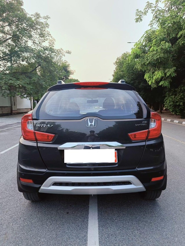 Second-hand 2018 Honda WR-V i-VTEC S for sale in New Delhi-2