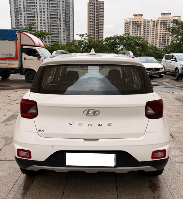Second-hand 2020 Hyundai Venue SX Diesel for sale in Thane-2