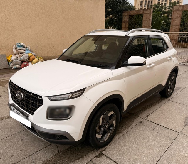 Second-hand 2020 Hyundai Venue SX Diesel for sale in Thane-6
