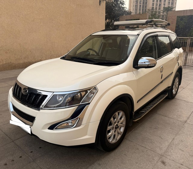 Second-hand 2018 Mahindra XUV500 AT W10 FWD for sale in Thane-4