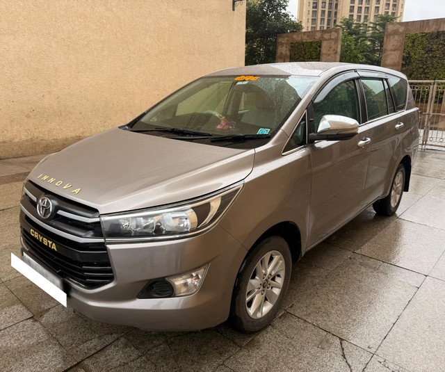 Second-hand 2016 Toyota Innova Crysta 2.4 G MT 8S BSIV for sale in Thane-7