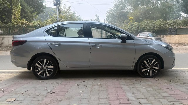 Second-hand 2022 Honda City ZX CVT for sale in New Delhi
