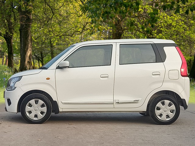 Second-hand 2023 Maruti Wagon R VXI for sale in New Delhi-3