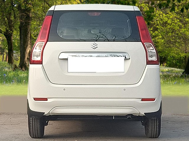 Second-hand 2023 Maruti Wagon R VXI for sale in New Delhi-2