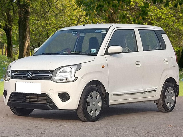 Second-hand 2023 Maruti Wagon R VXI for sale in New Delhi-4