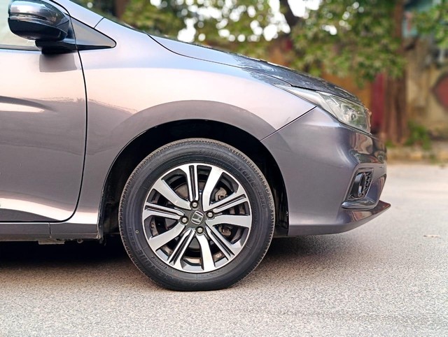 Second-hand 2019 Honda City i-VTEC CVT V for sale in New Delhi-8