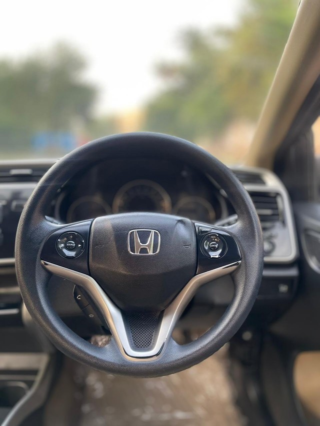 Second-hand 2016 Honda City i VTEC V for sale in New Delhi-12