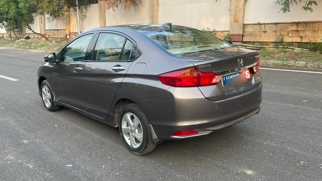 Second-hand 2016 Honda City i VTEC V for sale in New Delhi-3