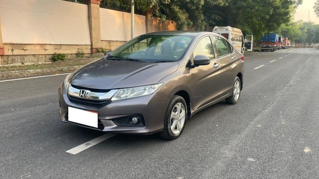 Second-hand 2016 Honda City i VTEC V for sale in New Delhi-5