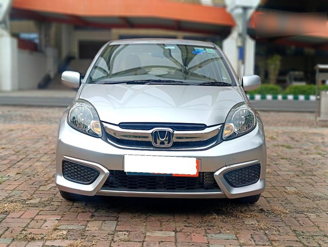 Second-hand 2017 Honda Amaze E i-VTEC for sale in New Delhi-5