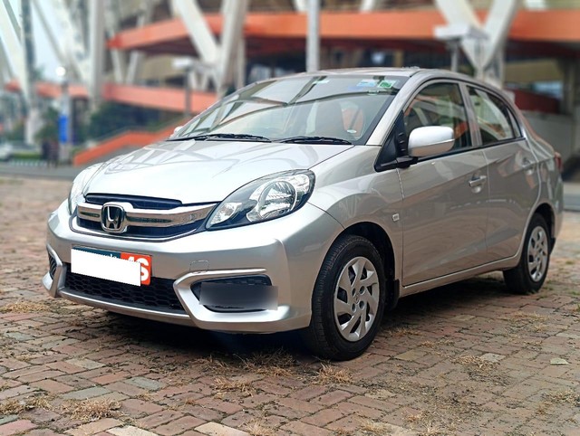 Second-hand 2017 Honda Amaze E i-VTEC for sale in New Delhi-4