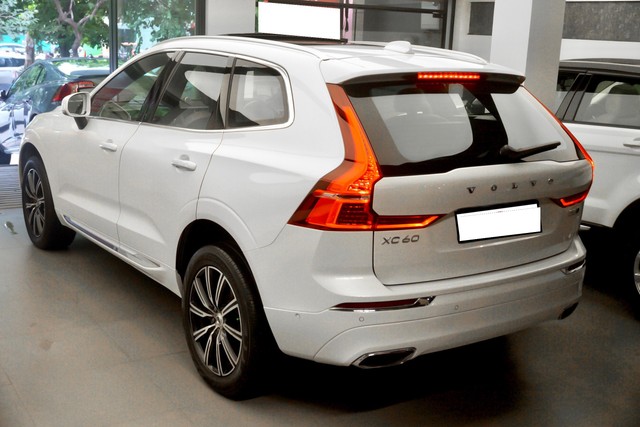 Second-hand 2018 Volvo XC60 Inscription D5 BSIV for sale in New Delhi-7