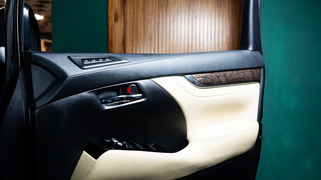 Second-hand 2022 Toyota Vellfire Executive Lounge BSVI for sale in New Delhi-7