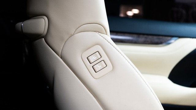 Second-hand 2022 Toyota Vellfire Executive Lounge BSVI for sale in New Delhi-3