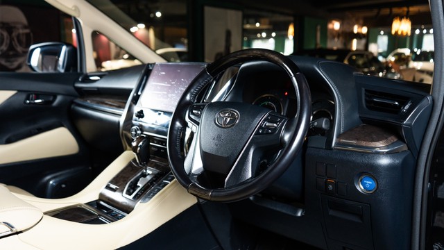 Second-hand 2022 Toyota Vellfire Executive Lounge BSVI for sale in New Delhi-15