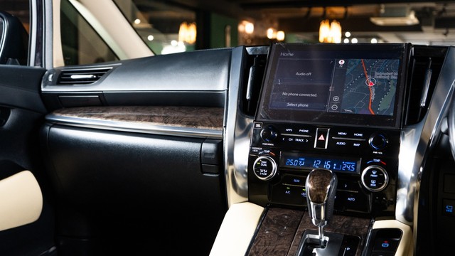 Second-hand 2022 Toyota Vellfire Executive Lounge BSVI for sale in New Delhi-22