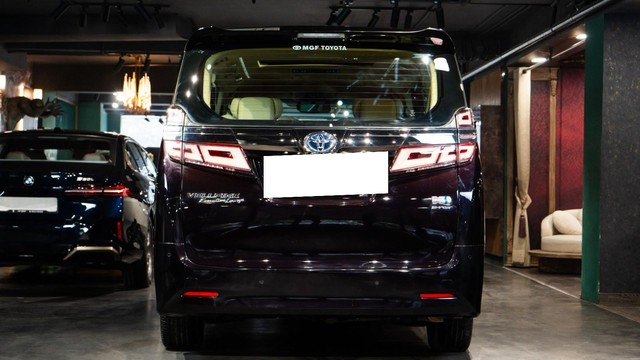 Second-hand 2022 Toyota Vellfire Executive Lounge BSVI for sale in New Delhi-5