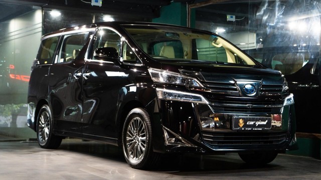 Second-hand 2022 Toyota Vellfire Executive Lounge BSVI for sale in New Delhi-10