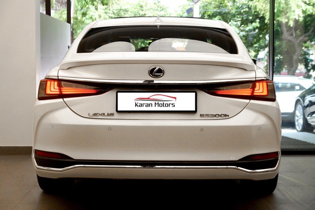 Second-hand 2019 Lexus ES 300h for sale in New Delhi-1