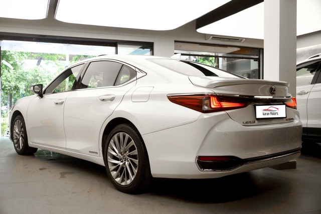 Second-hand 2019 Lexus ES 300h for sale in New Delhi-2