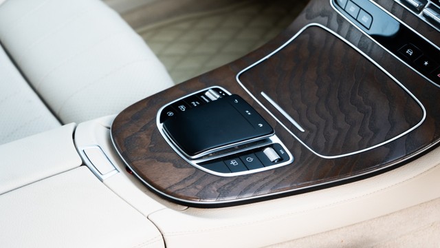 Second-hand 2021 Mercedes-Benz E-Class Expression E 220d for sale in New Delhi-19