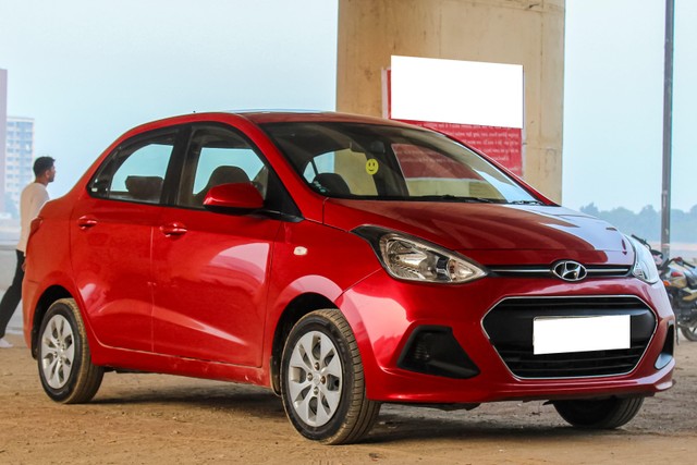 Second-hand 2017 Hyundai Xcent 1.1 CRDi S for sale in Ahmedabad-8