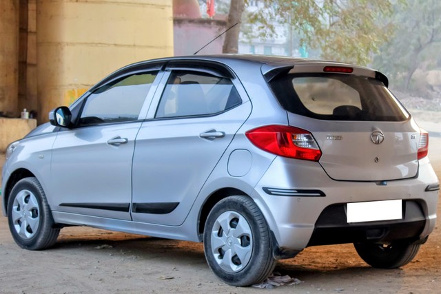 Second-hand 2018 Tata Tiago 1.2 Revotron XT for sale in Ahmedabad-3
