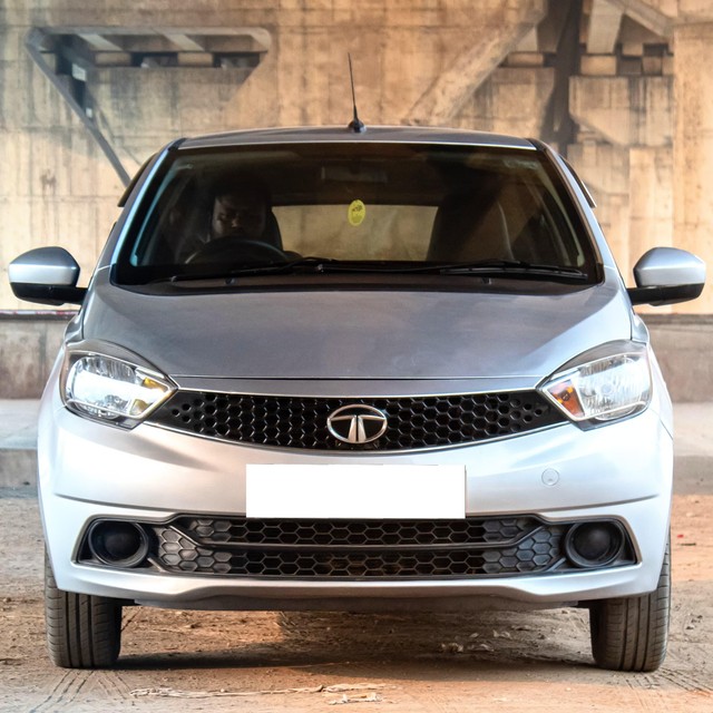 Second-hand 2018 Tata Tiago 1.2 Revotron XT for sale in Ahmedabad-9