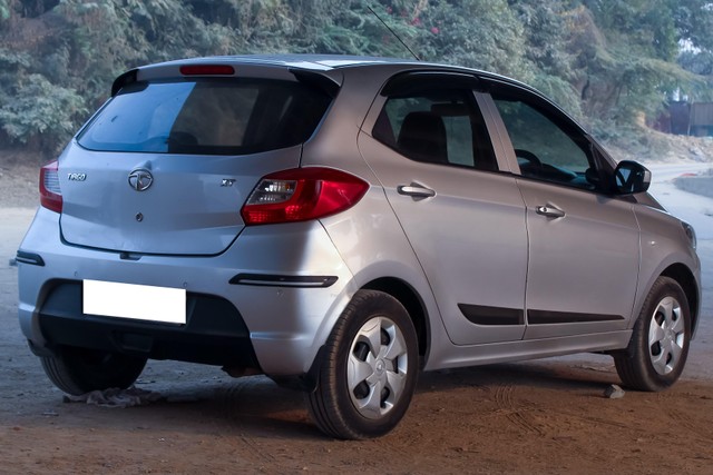 Second-hand 2018 Tata Tiago 1.2 Revotron XT for sale in Ahmedabad-10