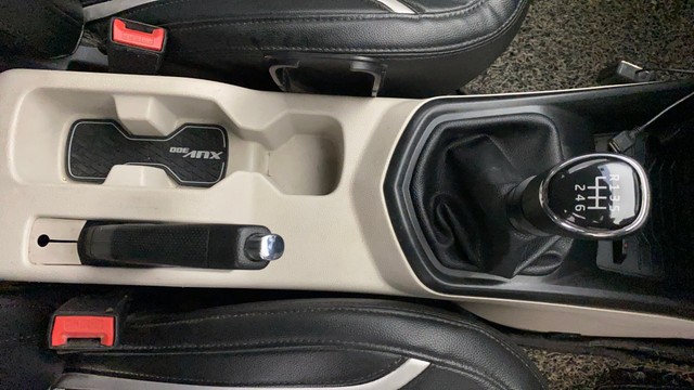 Second-hand 2022 Mahindra XUV300 W6 Sunroof BSVI for sale in Lucknow-13