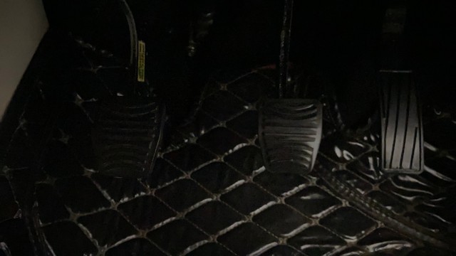 Second-hand 2022 Mahindra XUV300 W6 Sunroof BSVI for sale in Lucknow-14