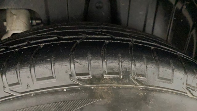 Second-hand 2022 Mahindra XUV300 W6 Sunroof BSVI for sale in Lucknow-31