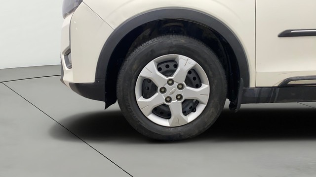 Second-hand 2022 Mahindra XUV300 W6 Sunroof BSVI for sale in Lucknow-25