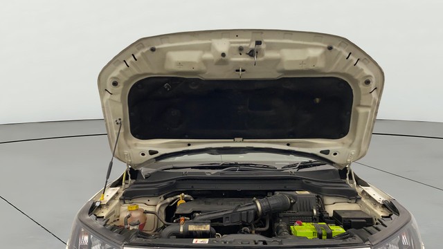 Second-hand 2022 Mahindra XUV300 W6 Sunroof BSVI for sale in Lucknow-9