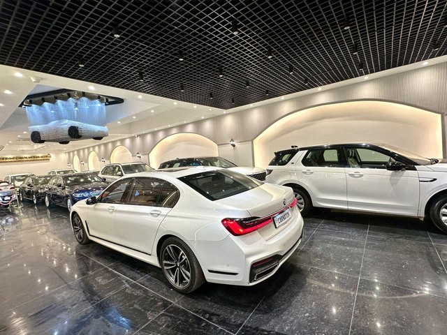 Second-hand 2022 BMW 7 Series 740Li M Sport for sale in New Delhi-7