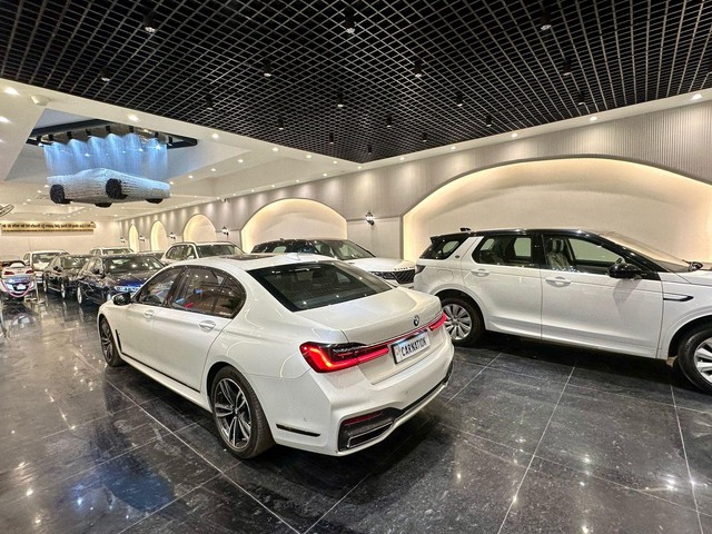 Second-hand 2022 BMW 7 Series 740Li M Sport for sale in New Delhi-23