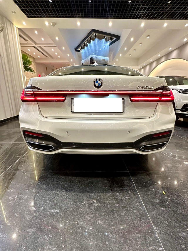 Second-hand 2022 BMW 7 Series 740Li M Sport for sale in New Delhi-25