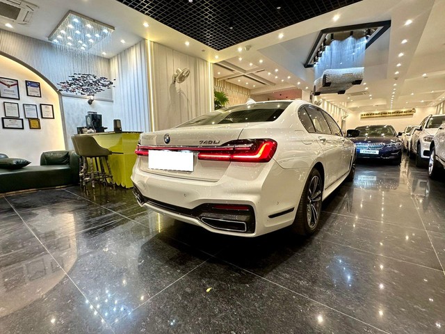Second-hand 2022 BMW 7 Series 740Li M Sport for sale in New Delhi-27
