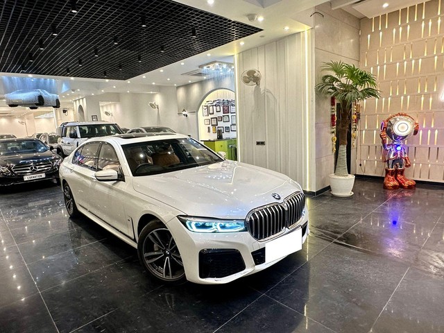 Second-hand 2022 BMW 7 Series 740Li M Sport for sale in New Delhi-19