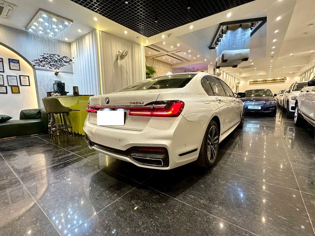 Second-hand 2022 BMW 7 Series 740Li M Sport for sale in New Delhi-26