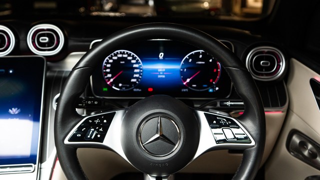 Second-hand 2025 Mercedes-Benz GLC 220d for sale in New Delhi-16