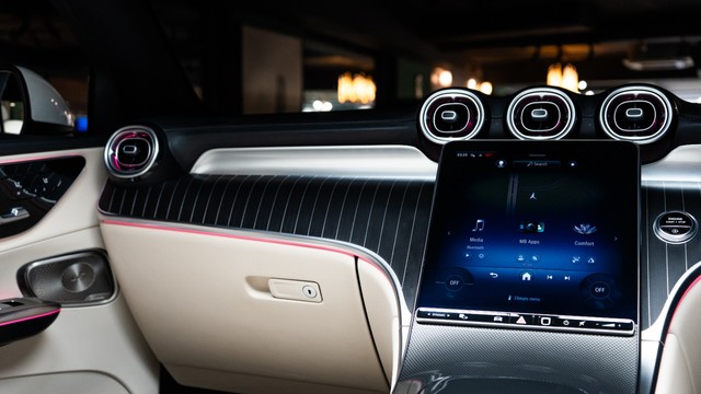 Second-hand 2025 Mercedes-Benz GLC 220d for sale in New Delhi-7