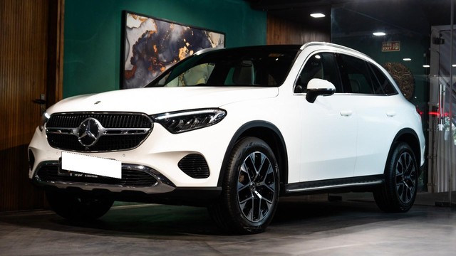 Second-hand 2025 Mercedes-Benz GLC 220d for sale in New Delhi-3