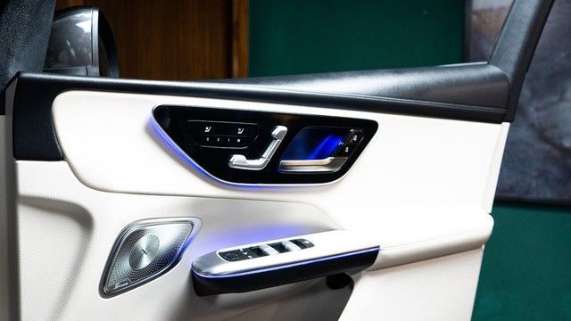 Second-hand 2024 Mercedes-Benz GLC 300 for sale in New Delhi-14