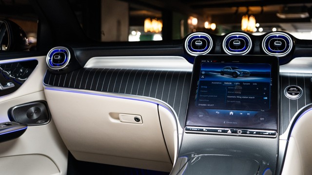 Second-hand 2024 Mercedes-Benz GLC 300 for sale in New Delhi-10