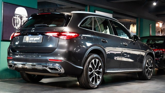 Second-hand 2024 Mercedes-Benz GLC 300 for sale in New Delhi-4