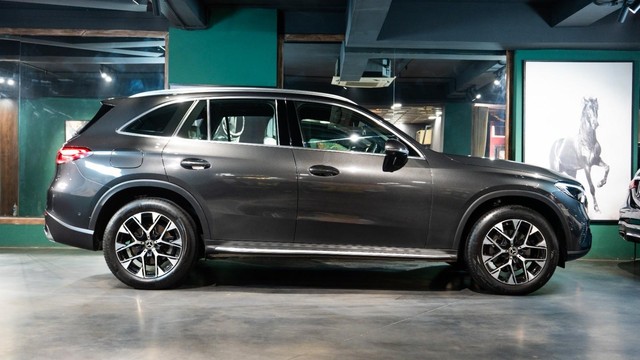 Second-hand 2024 Mercedes-Benz GLC 300 for sale in New Delhi-3