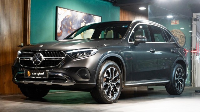 Second-hand 2024 Mercedes-Benz GLC 300 for sale in New Delhi-2